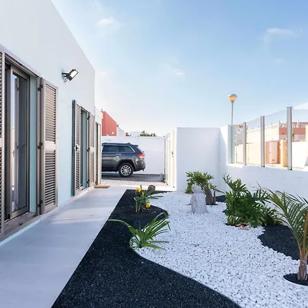 And Light Mini Golf Pool Luxury 7 Star בית נופש La Guirra