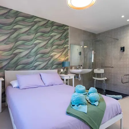 And Light Mini Golf Pool Luxury 7 Star בית נופש