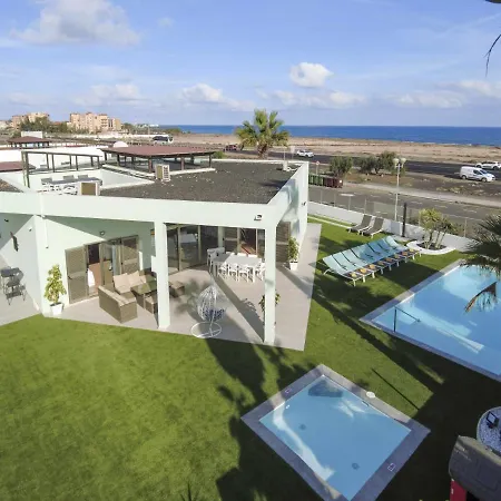 And Light Mini Golf Pool Luxury 7 Star Ferienhaus