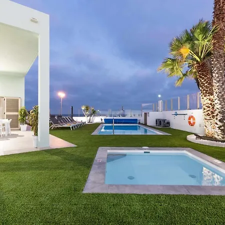 And Light Mini Golf Pool Luxury 7 Star Ferienhaus *